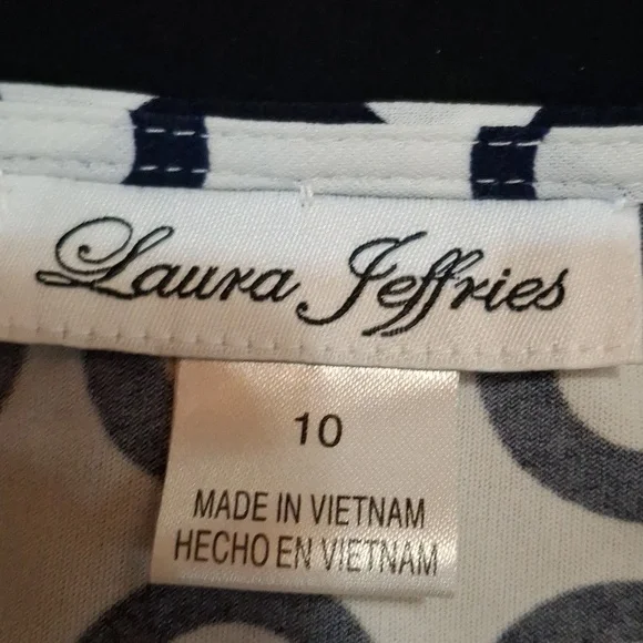 Chic Black and White Circle Pattern Dress By Laura Jeffries. Size 10 - Picture 5 of 6